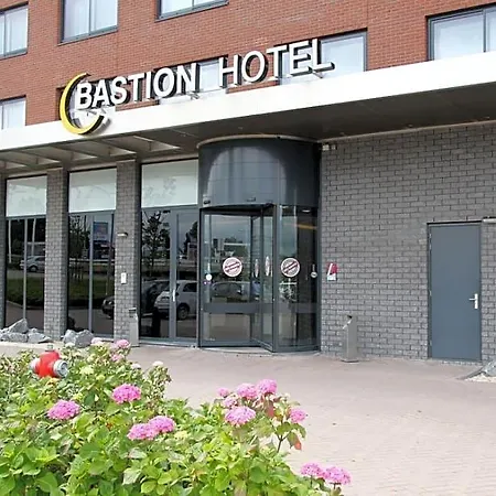 Bastion Hotell 3*
